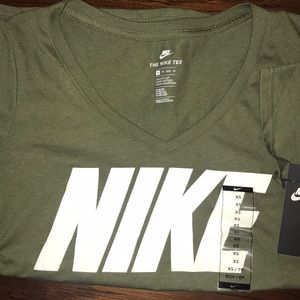 Nike tee V neck NEW